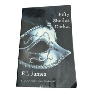 Fifty Shades Darker E L James Paperback